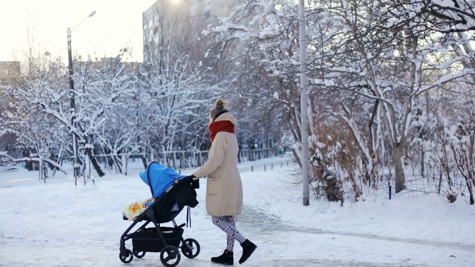 Совети за зимска прошетка со бебе