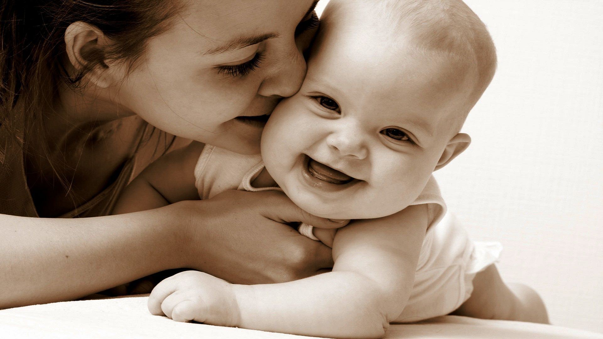 Бебето го препознава мирисот на мајката уште од раѓање