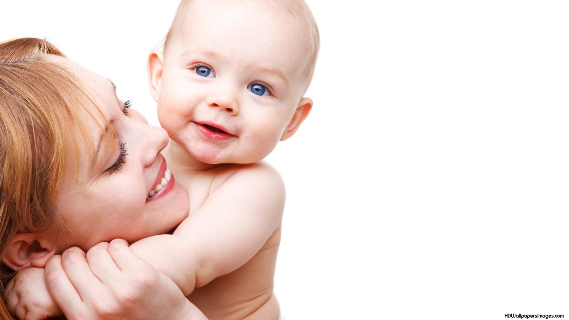 Како да изнудите насмевка на лицето од своето бебе?