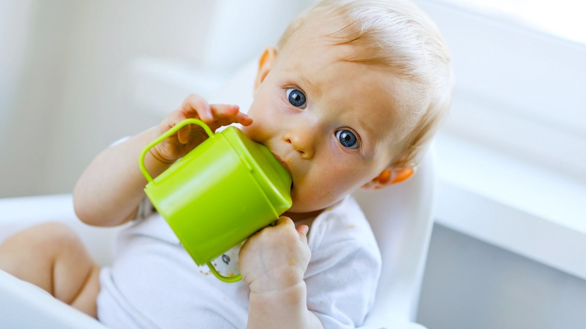 Здравјето на децата: Билни чаеви кои помагаат во намалување на високата температура