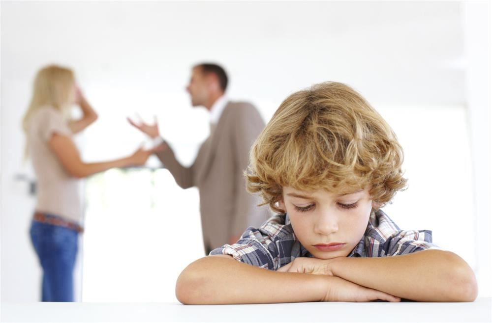 Како да им соопштите на вашите деца дека се разведувате во зависност од неговата возраст